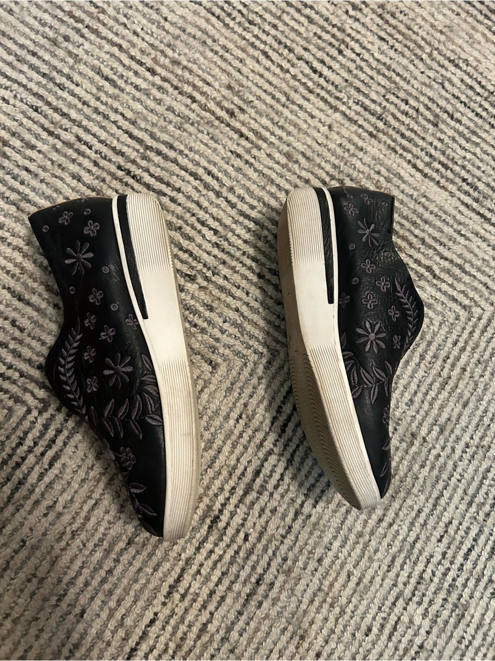Gentle Souls Kenneth Cole Sneaker Sz 6.5 Black Embroidered Leather Slip On Boho - Picture 4 of 9